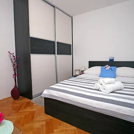 Apartamento With Parking Space Kastel Stari, - 24469 Kaštela